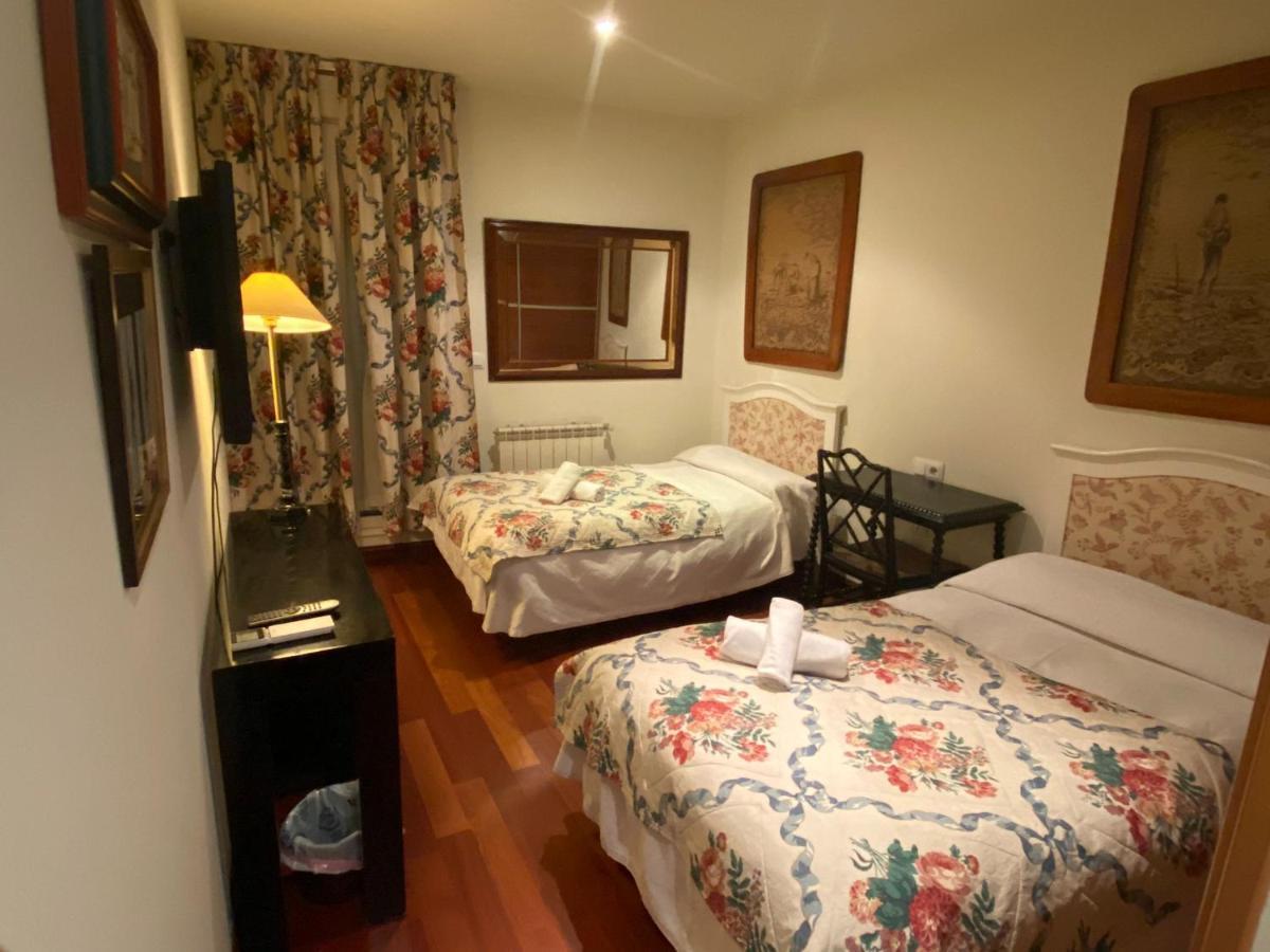 Ch Hostal Victoria Cuenca  Kültér fotó