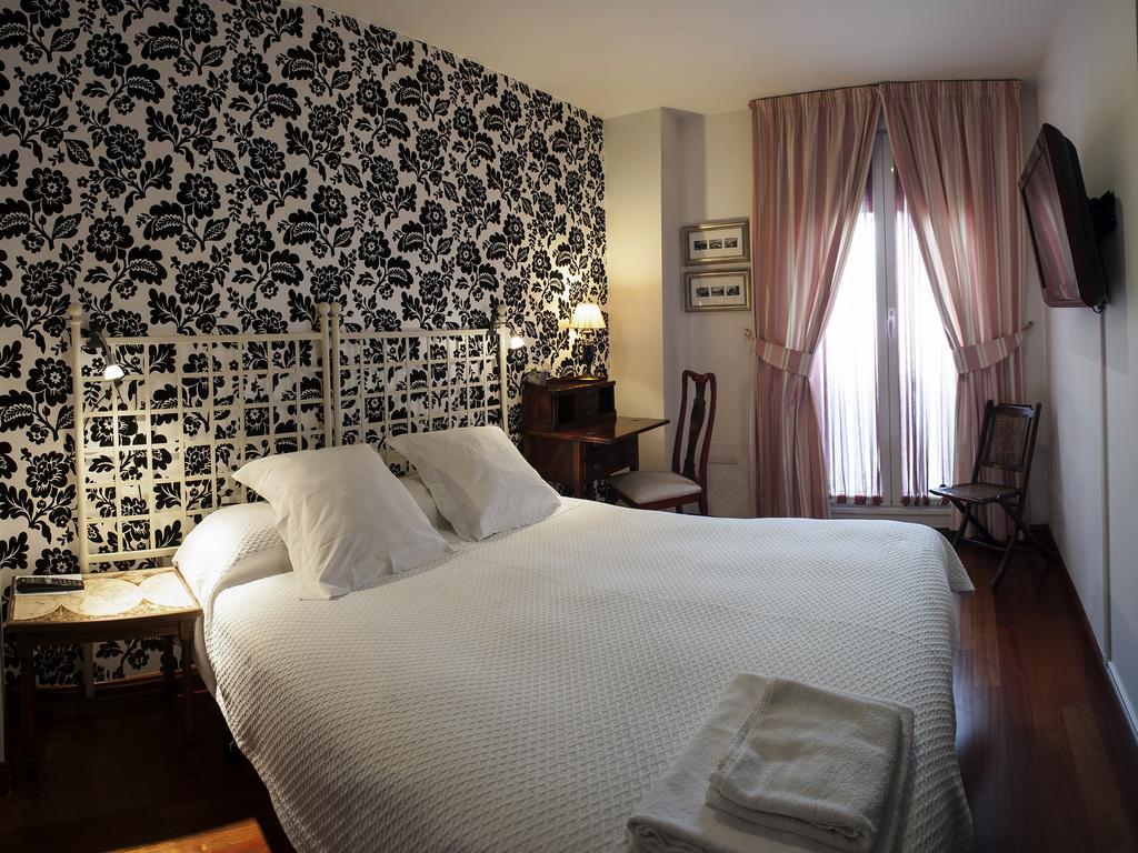 Ch Hostal Victoria Cuenca  Kültér fotó