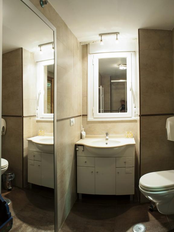 Ch Hostal Victoria Cuenca  Kültér fotó
