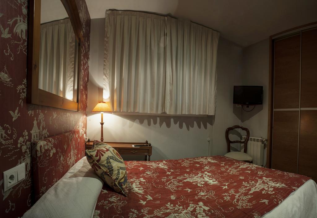 Ch Hostal Victoria Cuenca  Kültér fotó